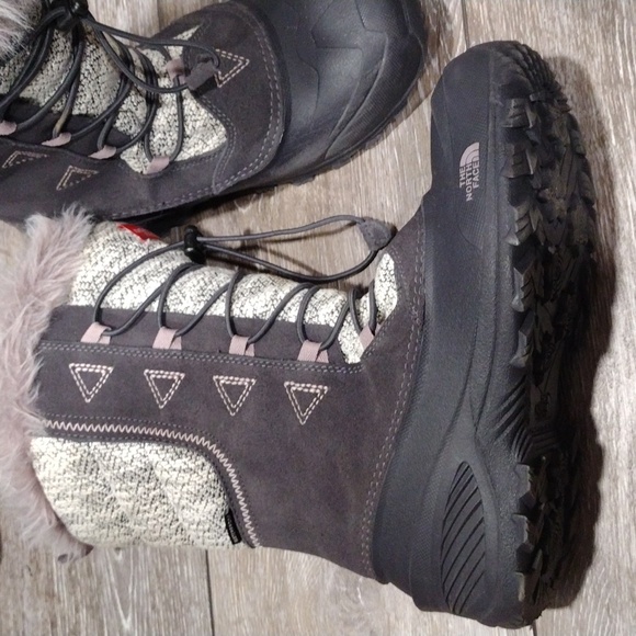 The North Face gray suede boots with soft purple accents. Size 6 - Picture 1 of 14